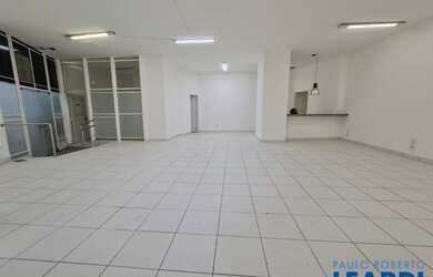 Imagem: O depósito possui 146m² de Área e está localizado em Centro