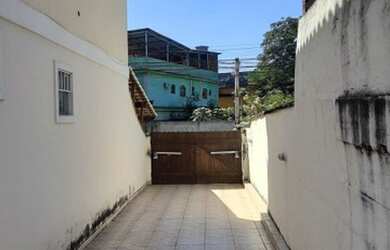 Imagem: A casa em condomínio possui 2 Dormitórios, 2 Banheiros, 1