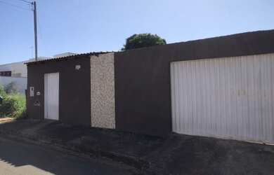 Imagem 1: Vendo agio casa. Varanda, 4 Vagas na garageme2 Dormitórios