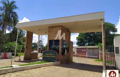 Imagem: O depósito possui 5 Vagas na garagem, 300m² de Área e está