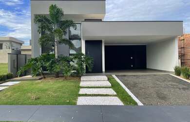 Imagem: A casa em condomínio possui 3 Dormitórios, 4 Banheiros, 2