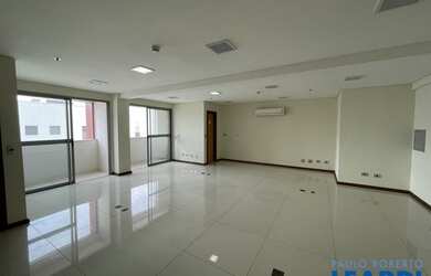 Imagem: O depósito possui 2 Vagas na garagem, 58m² de Área e está