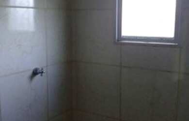 Imagem: A casa possui 2 Dormitórios, 1 Banheiro, 2 Vagas na garagem