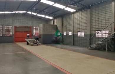 Imagem: O depósito possui 5 Vagas na garagem, 731m² de Área e está