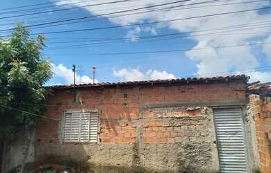 Imagem: A casa possui 1 Dormitório, 1 Banheiro e está localizado