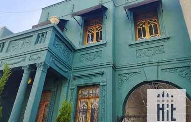 Imagem: O depósito possui 3 Vagas na garagem, 245m² de Área e está