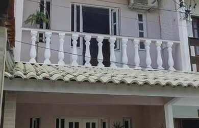 Imagem: A casa em condomínio à venda possui 3 Dormitórios, 3 Banheiros