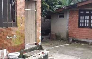 Imagem: A casa possui 3 Dormitórios, 1 Banheiro, 1 Vaga na garagem