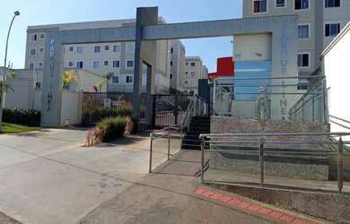 Imagem: O apartamento possui 2 Dormitórios, 1 Banheiro, 1 Vaga na garagem