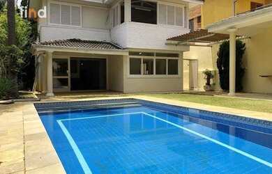 Imagem: A casa em condomínio possui 4 Dormitórios, 5 Banheiros, 4