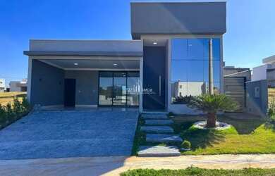 Imagem: A casa em condomínio possui 3 Dormitórios, 4 Banheiros, 4