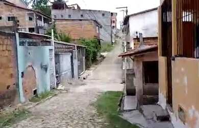 Imagem: A casa possui 2 Dormitórios, 1 Banheiro, 80m² de Área e