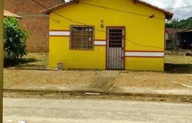 Imagem: A casa possui 2 Dormitórios, 1 Banheiro, 3 Vagas na garagem