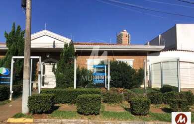 Imagem: O depósito possui 4 Vagas na garagem, 390m² de Área e está