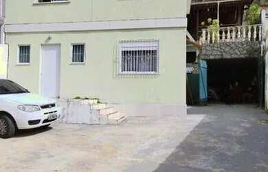 Imagem: A casa possui 5 Dormitórios, 5 Banheiros, 5 Vagas na garagem