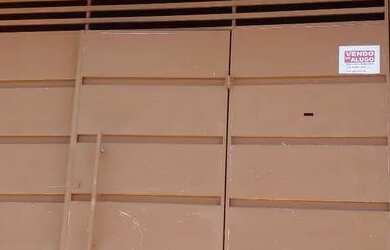 Imagem: A casa possui 2 Dormitórios, 1 Banheiro, 2 Vagas na garagem