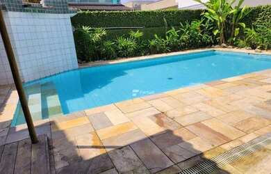 Imagem: A casa em condomínio possui 4 Dormitórios, 4 Banheiros, 2