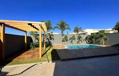 Imagem: A casa em condomínio possui 3 Dormitórios, 5 Banheiros, 4