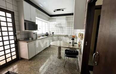 Imagem 15: Casa - VIGILATO PEREIRA. Piscina, Churrasqueira, 220m² de Áreae2 Vagas...