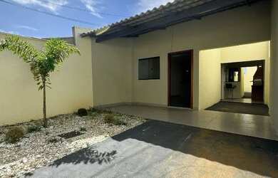 Imagem: A casa possui 2 Dormitórios, 2 Banheiros, 1 Vaga na garagem