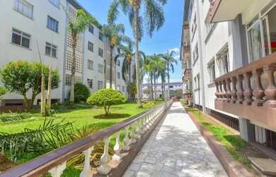 Imagem: O apartamento possui 3 Dormitórios, 1 Banheiro, 2 Vagas na