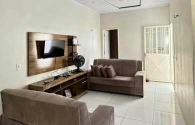 Imagem: A casa possui 2 Dormitórios, 1 Banheiro, 120m² de Área e