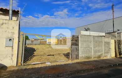 Imagem: O terreno possui 400m² de Área e está localizado em Nossa