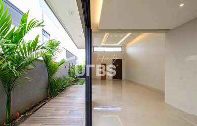 Imagem: A casa em condomínio possui 3 Dormitórios, 4 Banheiros, 4