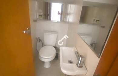 Imagem 7: ABRANTES, Estrada do Coco. Duplex composto de 3 quartos sendo 1 suíte....