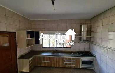 Imagem 3: Casa de 4 Quartos na ARSE 92 906 Sul Em Frente à Praça