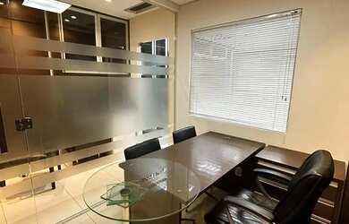 Imagem 16: Wall Street sala decorada PORTEIRA FECHADA