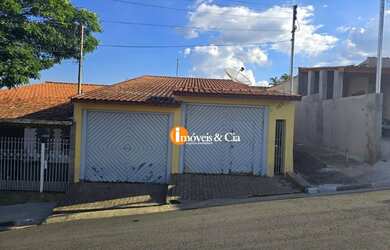 Imagem: A casa possui 3 Dormitórios, 4 Banheiros, 2 Vagas na garagem