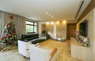 Imagem: O apartamento possui 4 Dormitórios, 3 Banheiros, 2 Vagas na