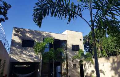 Imagem: A casa possui 2 Dormitórios, 3 Banheiros, 3 Vagas na garagem