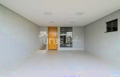 Imagem: A casa possui 3 Dormitórios, 4 Banheiros, 4 Vagas na garagem