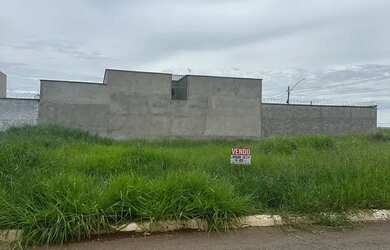 Imagem: O terreno à venda possui 270m² de Área e está localizado