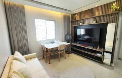 Imagem: O apartamento possui 2 Dormitórios, 1 Banheiro, 1 Vaga na garagem