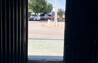 Imagem: A casa possui 1 Dormitório, 1 Banheiro, 1 Vaga na garagem e