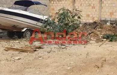 Imagem: O terreno possui 215m² de Área e está localizado em Solar