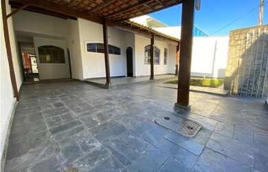 Imagem: A casa em condomínio possui 3 Dormitórios, 3 Banheiros, 2