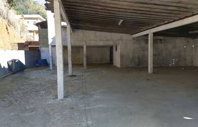 Imagem 5: Aluga-se área. 650m² de Áreae5 Vagas na garagem