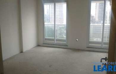 Imagem: O depósito possui 1 Vaga na garagem e 33m² de Área e está