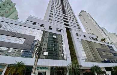 Imagem: O apartamento possui 3 Dormitórios, 4 Banheiros, 3 Vagas na