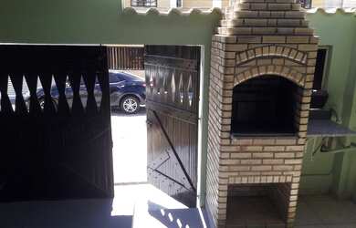 Imagem: A casa possui 2 Dormitórios, 2 Banheiros, 100m² de Área e