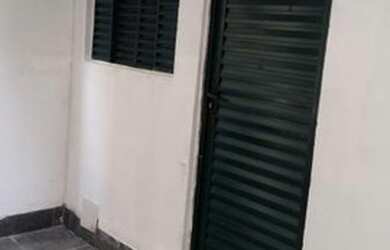 Imagem: A casa possui 1 Dormitório, 1 Banheiro, 15m² de Área e está