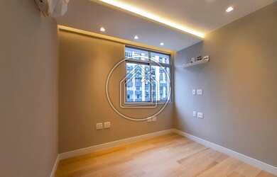 Imagem 6: Apartamento para venda possui 70 metros quadrados com 2 quartos em Icaraí...