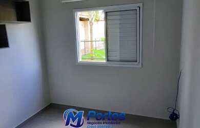 Imagem: O apartamento possui 2 Dormitórios, 1 Banheiro, 1 Vaga na garagem