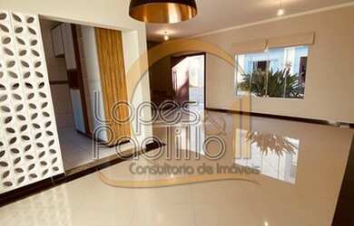 Imagem: A casa em condomínio possui 3 Dormitórios, 2 Banheiros, 2