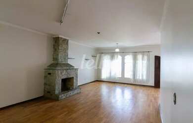 Imagem: A casa possui 5 Dormitórios, 5 Banheiros, 5 Vagas na garagem