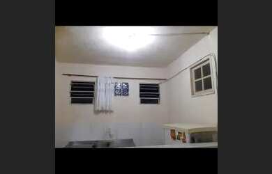 Imagem: A casa possui 1 Dormitório, 1 Banheiro, 3 Vagas na garagem